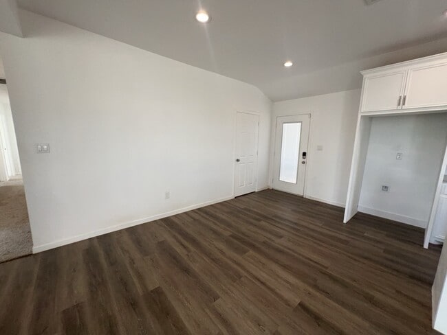 Building Photo - 695 Rd 5707