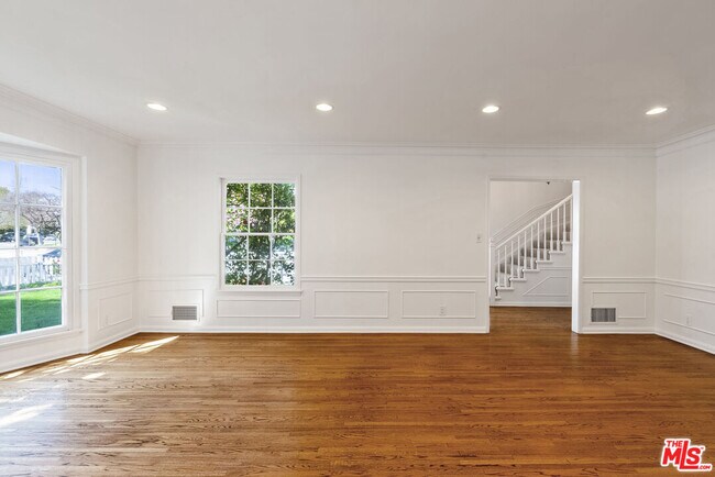 Building Photo - 1204 Beverwil Dr