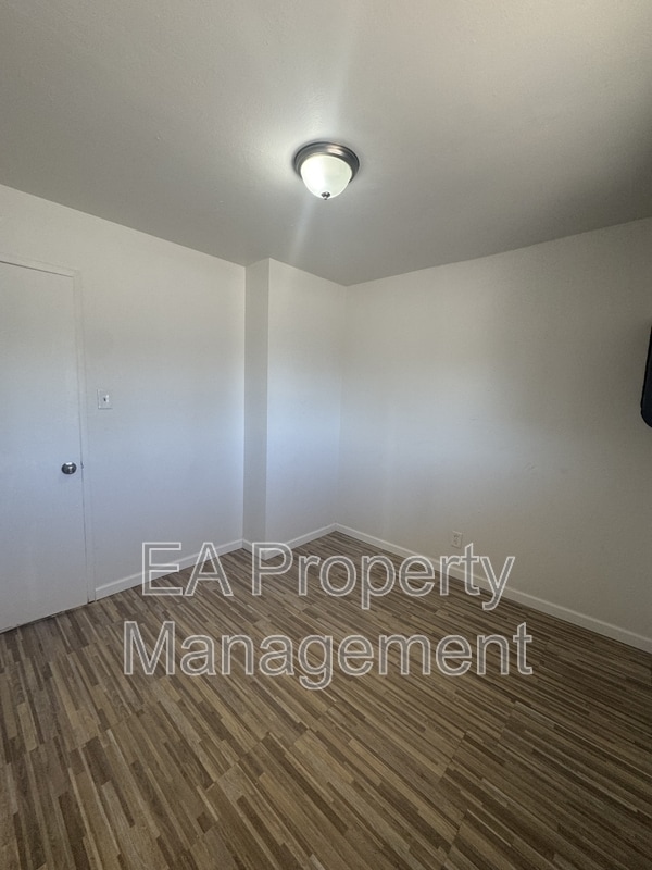 Building Photo - 10017 Los Arboles Ave NE