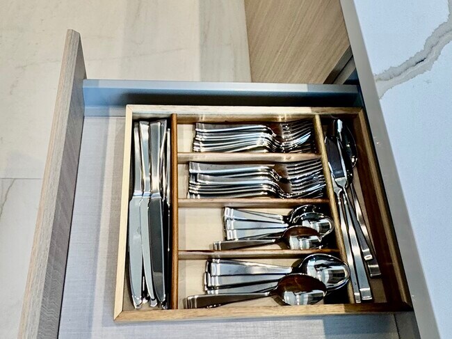 Building Photo - 2757 NE 34th St