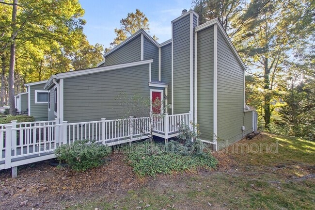 Building Photo - 1825 Ivystone Dr
