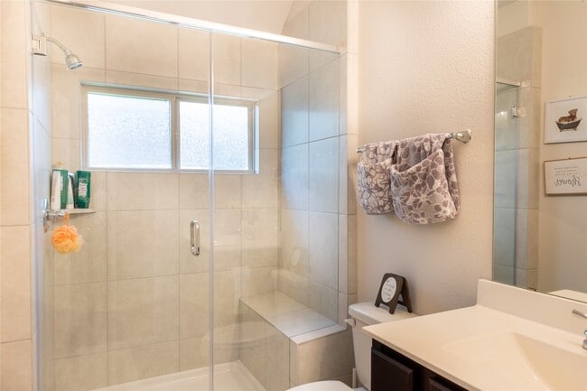 Building Photo - 835 Sarasota Shore Dr