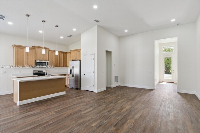 Building Photo - 1296 Moselle Ave
