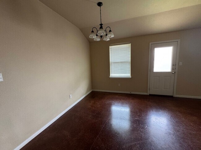 Building Photo - 4305 Cambridge Dr