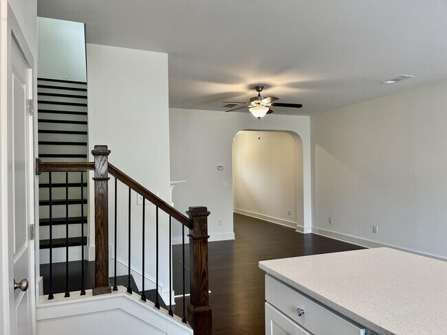 Building Photo - 123 Auburn Run Ln