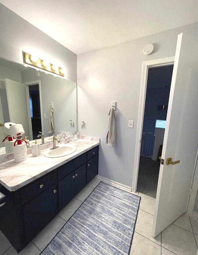 Building Photo - 7825 Banks St