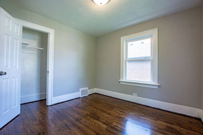 Building Photo - 110 N 38th St