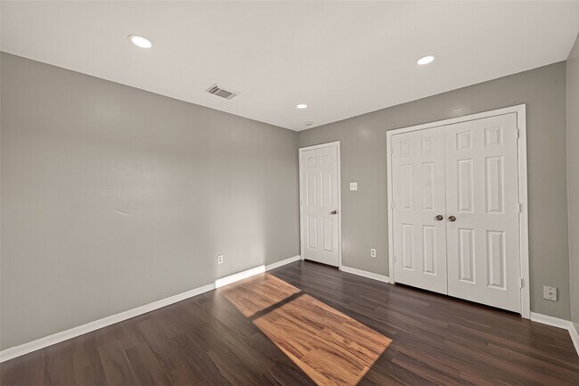 Building Photo - 6542 Carly Park Way