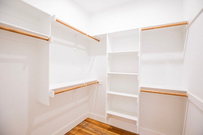 Building Photo - ***903 Seaborn Way***