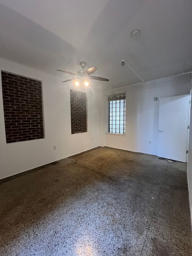 Building Photo - Amazing condo in historic Bennie Dillon Building