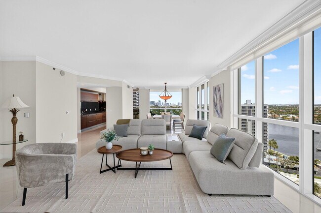 Building Photo - 101 S Fort Lauderdale Beach Blvd