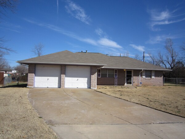 Primary Photo - 4910 Fox Ct