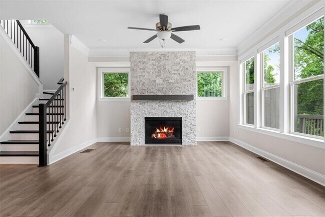 Building Photo - 2560 Clairebrooke Bnd