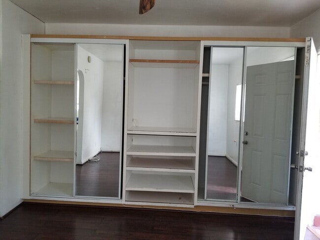 wall to wall closet - 214 N Hoover St