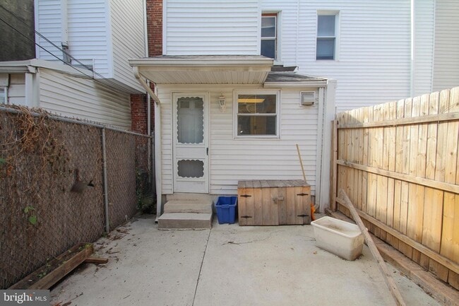 Building Photo - 1117 E Wilt St