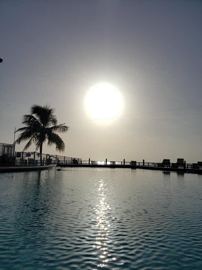 Building Photo - 5132 Beach Dr SE