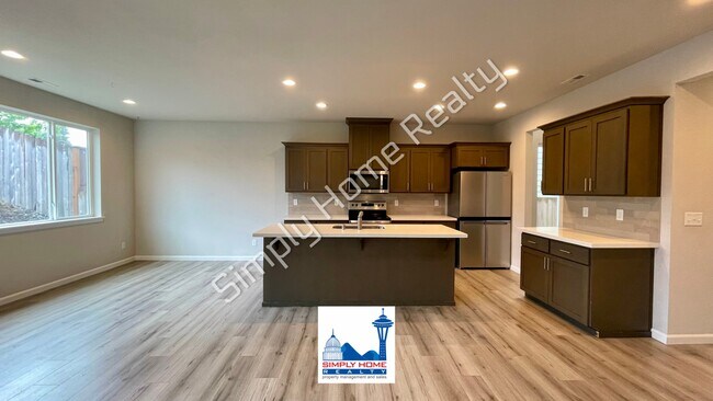 Building Photo - Step Inside to this Home with Spacious & Flexible Living!