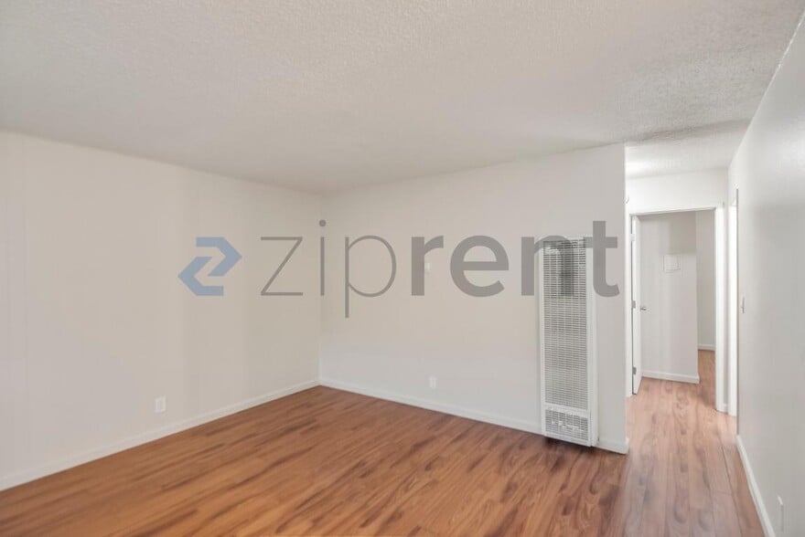 Building Photo - 1391 Vía Dondera