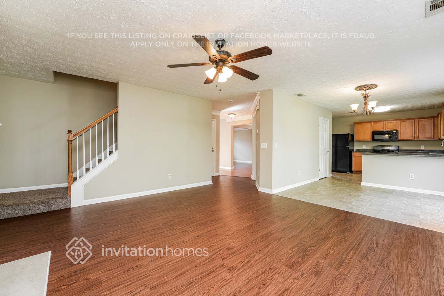 Building Photo - 1026 Hawthorn Ln