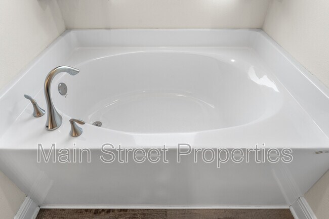 Building Photo - 136 Polo Ter