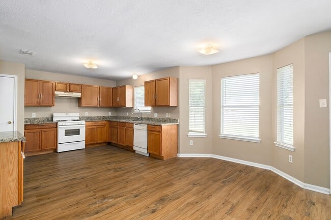 Building Photo - 16126 Taloncrest Dr