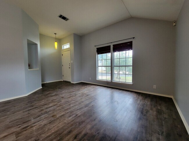 Building Photo - 722 Minturn Ln