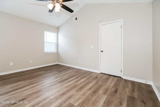 Building Photo - 8056 Coatbridge Ln N