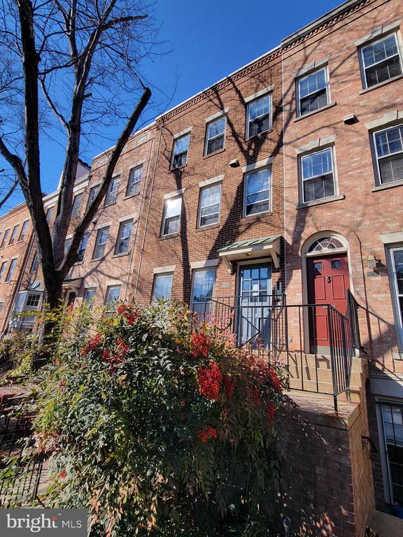 Primary Photo - 1949 Calvert St NW