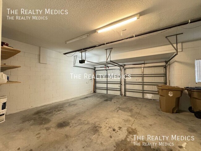 Building Photo - 2737 Scarborough Dr