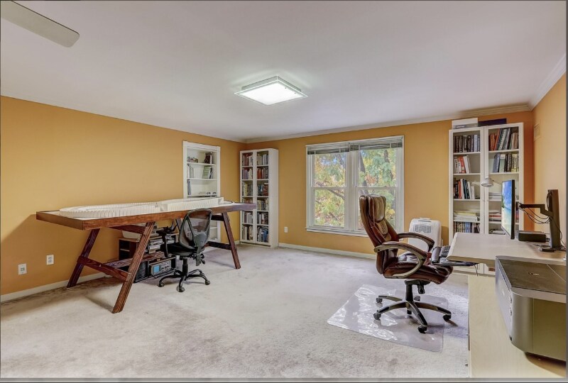 Building Photo - 909 Winchester Ct