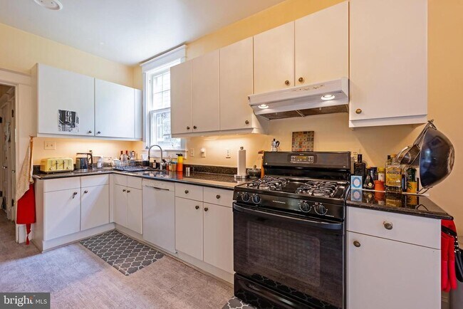 Building Photo - 3512 35th St NW