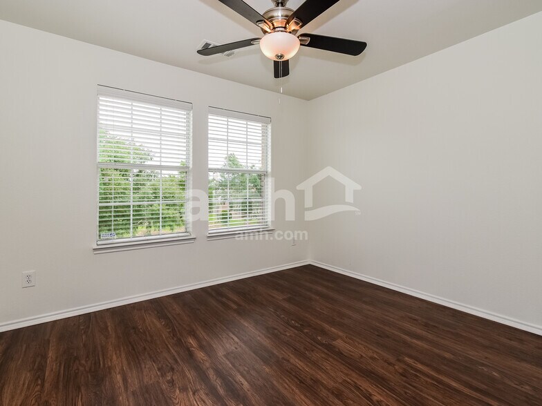 Building Photo - 2110 Aster Trail