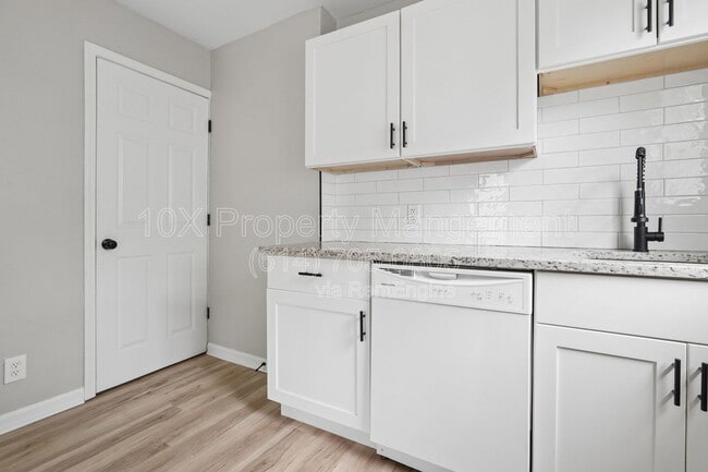 Building Photo - 782 Whitethorne Ave