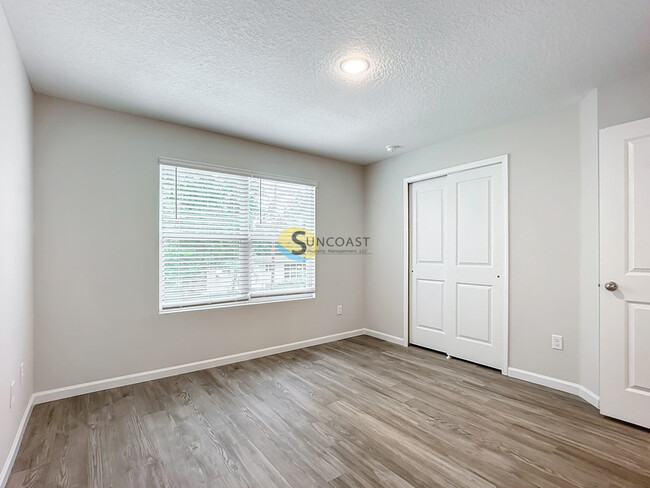 Building Photo - 1236 Pangola Dr