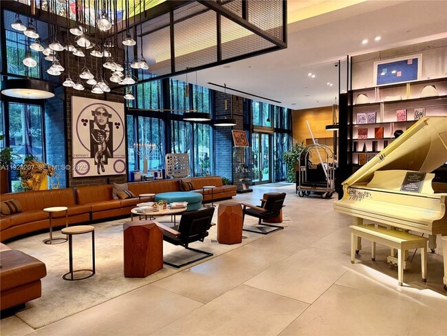 Building Photo - 121 NE 34th St