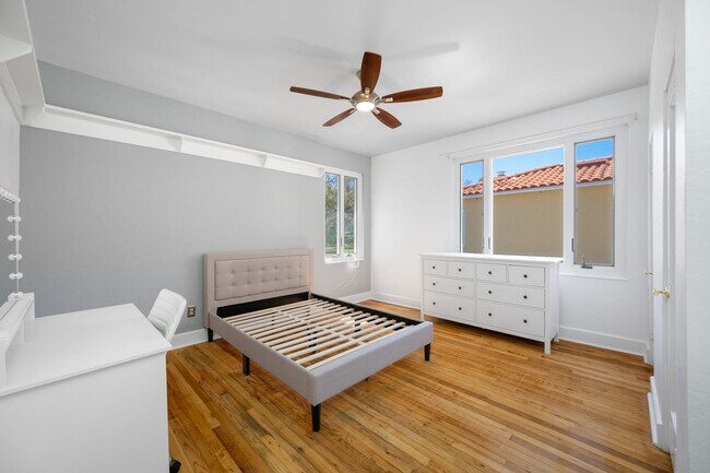 Building Photo - Historic Granada Terrace Home in St. Pete!!