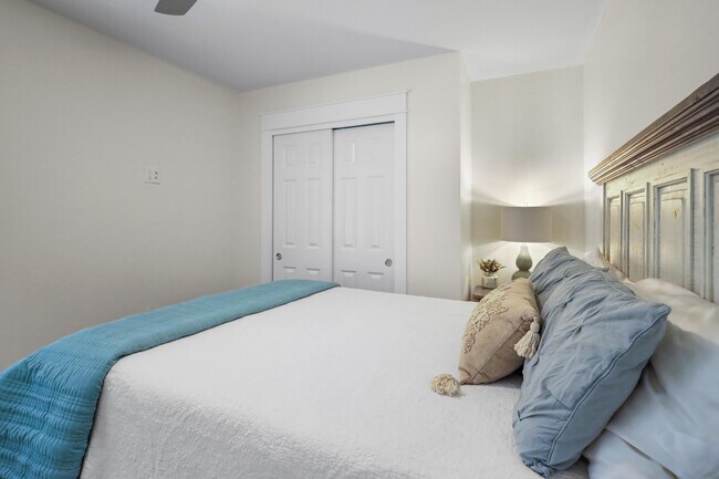 Building Photo - 71 Lafavre Ln