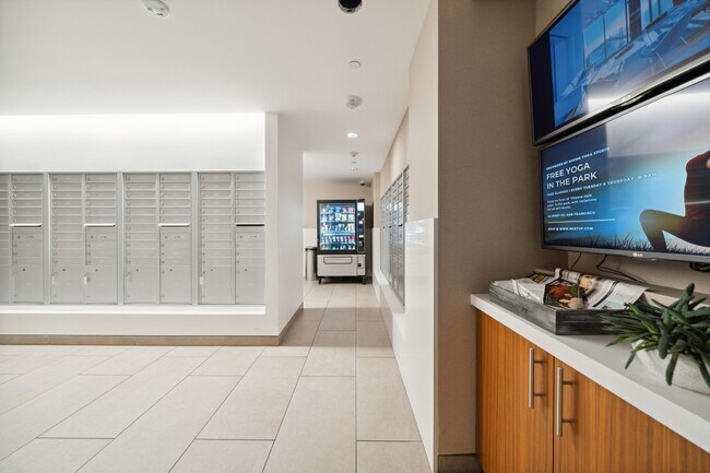 Building Photo - 399 Fremont St