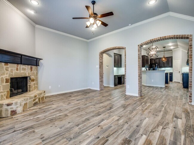 Building Photo - 5932 Trout Dr