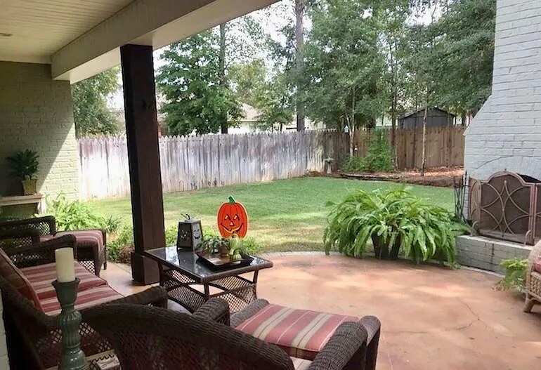 Building Photo - 409 Redbud Cir