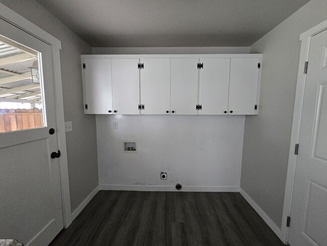 Building Photo - 2585 W Bradford Ct