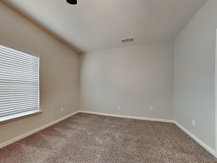 Building Photo - 9609 Teton Vis Dr