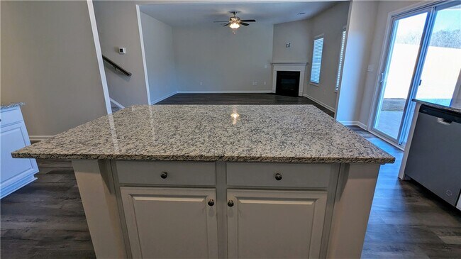 Building Photo - 249 Carvel Trl