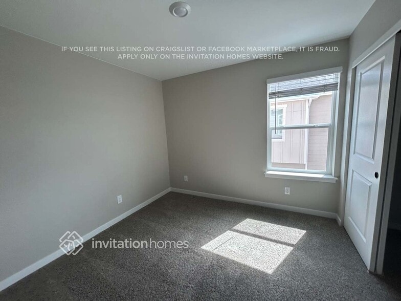 Building Photo - 9421 Yampa St