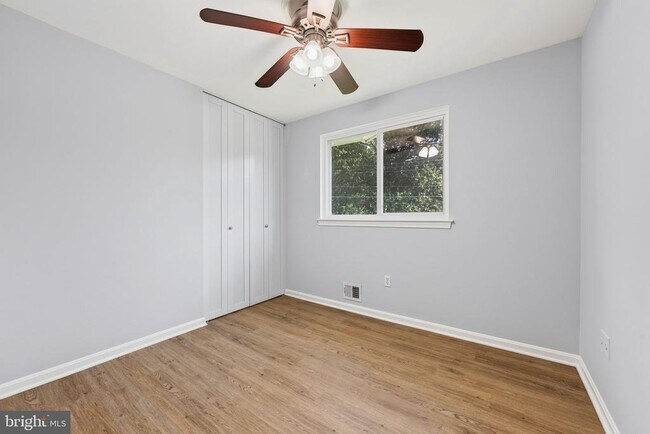 Building Photo - 8110 Springfield Village Dr