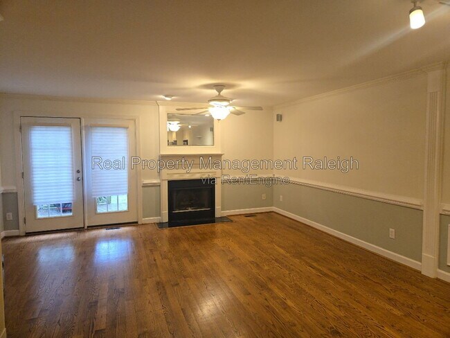Building Photo - 1647 Claiborne Ct