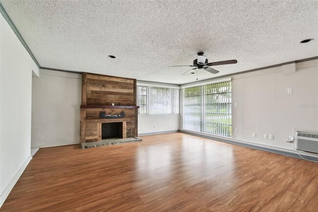 Building Photo - 206 N Montclair Ave