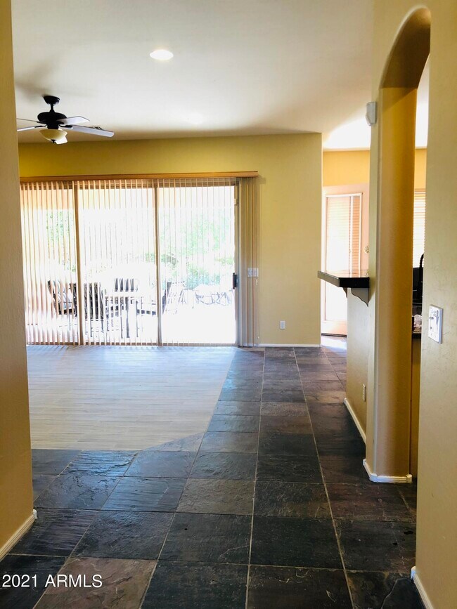 Building Photo - 10453 E Pine Valley Dr