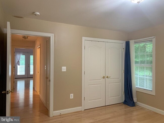 Building Photo - 10701 Whispering Way