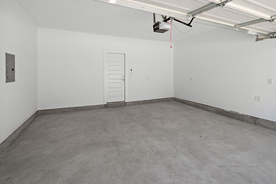 Building Photo - The Selby